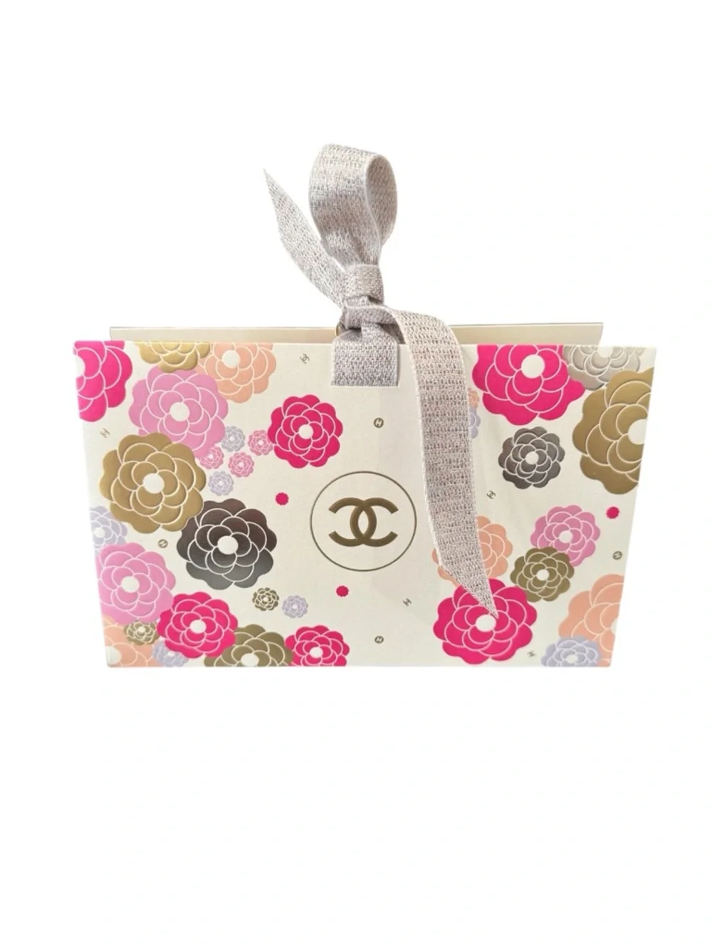 CHANEL Camellia Charm & Floral Box - Picture 9 of 12